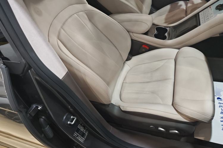 Used IM L7 2024 MAX Extended-Range Version Right Front Seat