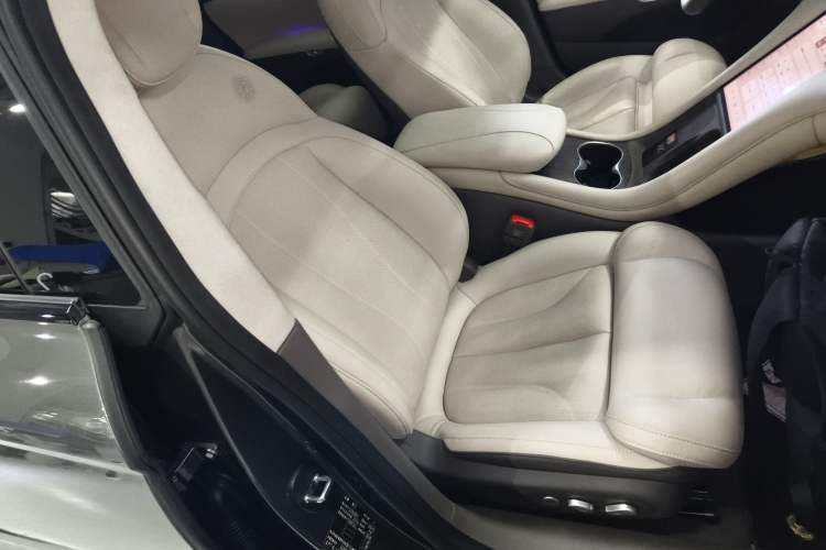 Used IM L7 2024 MAX Extended-Range Version Right Front Seat