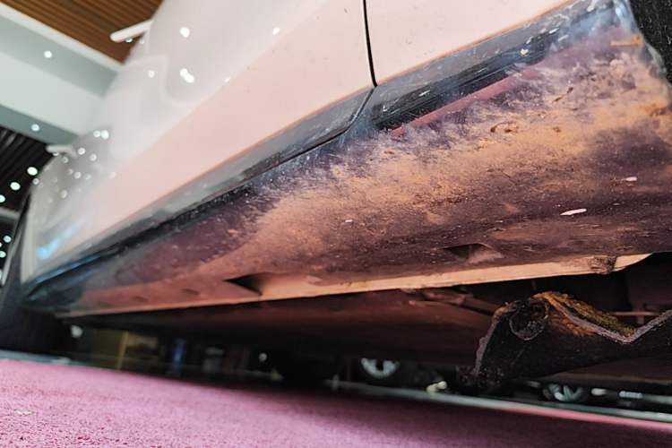 Used IM L7 2024 MAX Long-Range Flagship Edition Right Side Sill