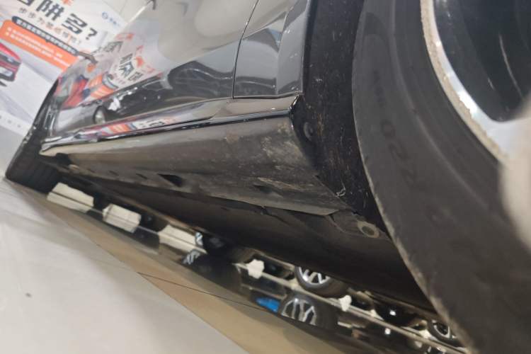Used IM L7 2024 MAX Extended-Range Version Right Side Sill