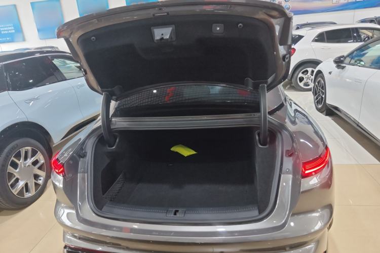 Used IM L7 2024 MAX Extended-Range Version Trunk