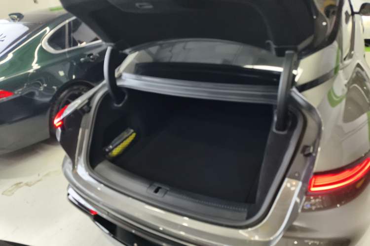 Used IM L7 2024 MAX Extended-Range Version Trunk