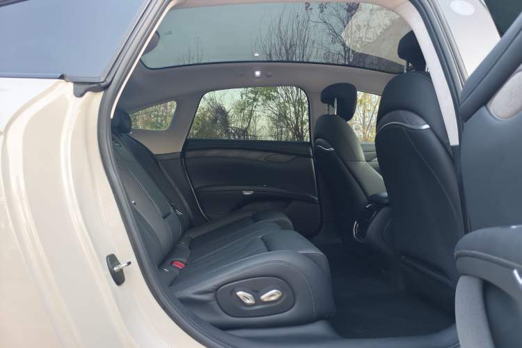 Used IM L7 2024 MAX Long-Range Flagship Edition Interior 10