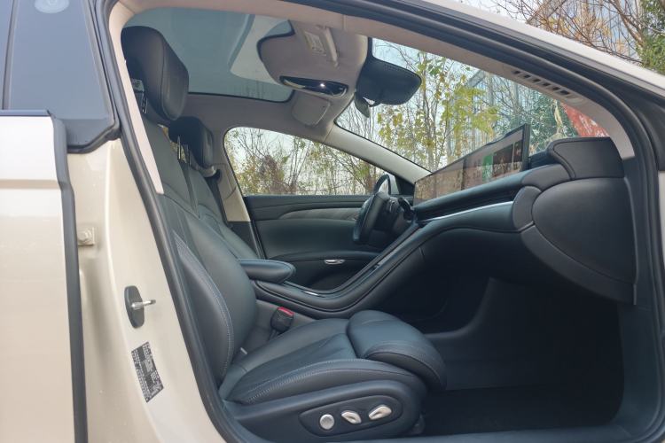 Used IM L7 2024 MAX Long-Range Flagship Edition Right Front Seat