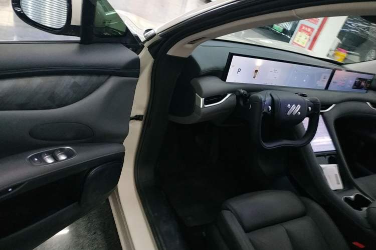 Used IM LS6 2023 Max Standard Edition Interior 3