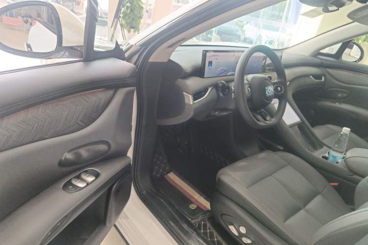 Used IM LS6 2025 Lingxi Intelligent Driving Edition Interior 2