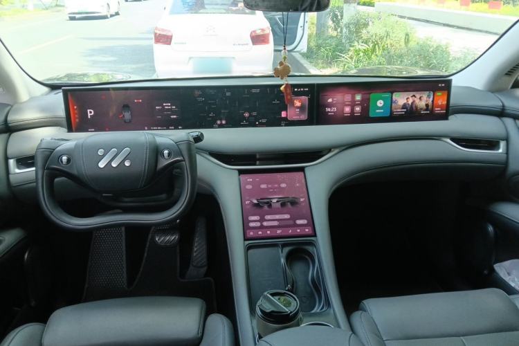 Used IM LS6 2023 Max Extended-Range Version Center Console