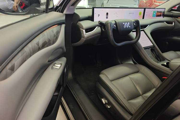 Used IM LS6 2023 Max Enhanced Performance Edition Driver Seat
