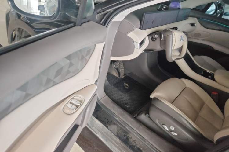 Used IM LS6 2023 Max Standard Edition Driver Seat