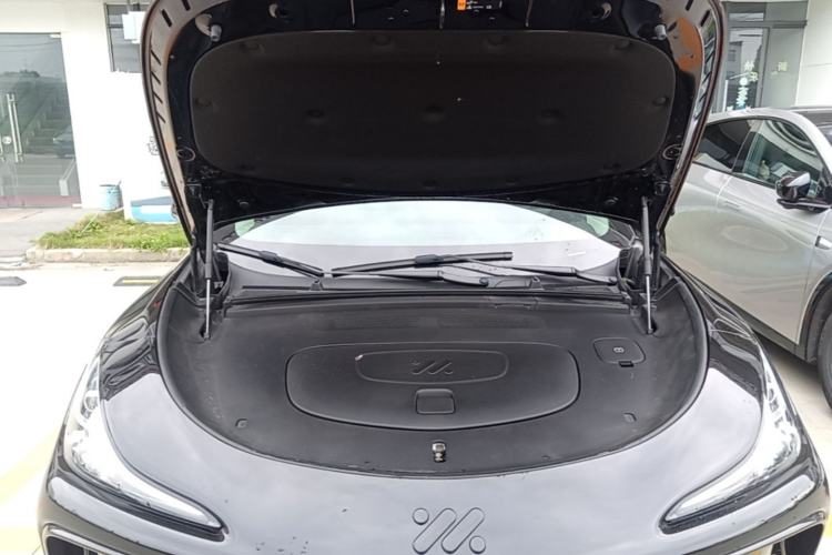 Used IM LS6 2023 Max Extended-Range Version Engine Bay