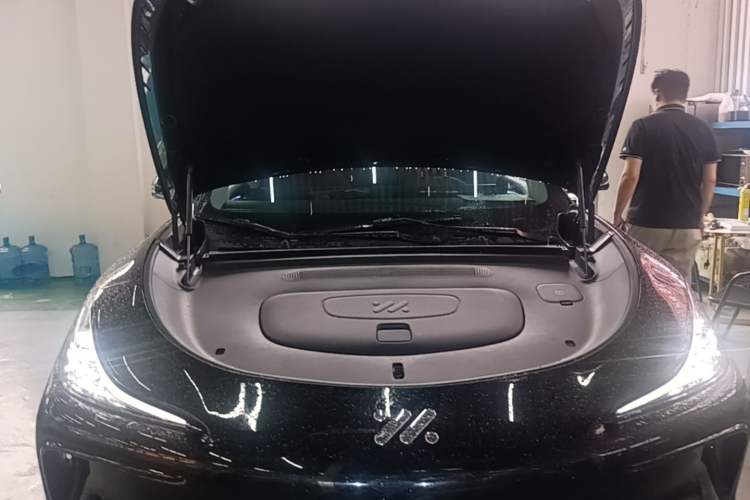 Used IM LS6 2023 Max Long-Range Version Engine Bay
