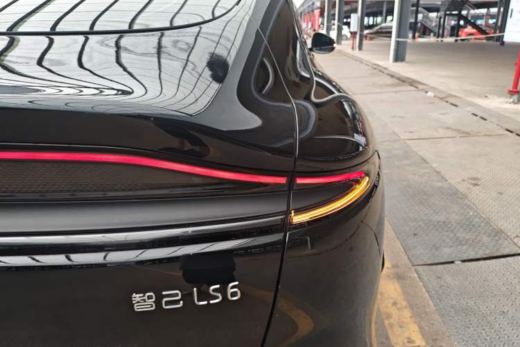 Used IM LS6 2023 Max Long-Range Version Exterior 1