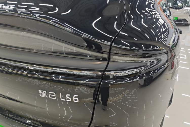 Used IM LS6 2023 Max Standard Edition Exterior 3