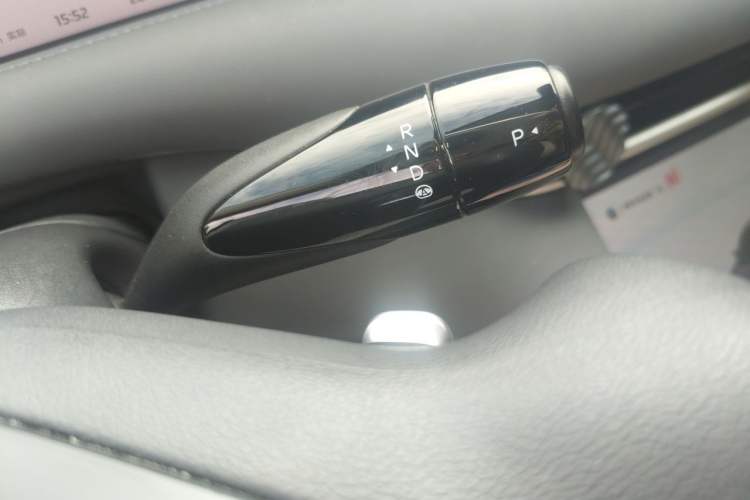 Used IM LS6 2023 Max Standard Edition Gear Lever
