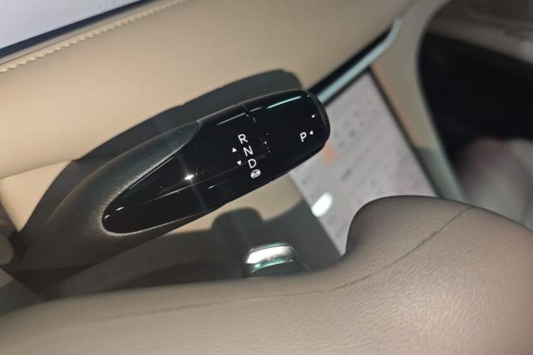 Used IM LS6 2023 Max Standard Edition Gear Lever
