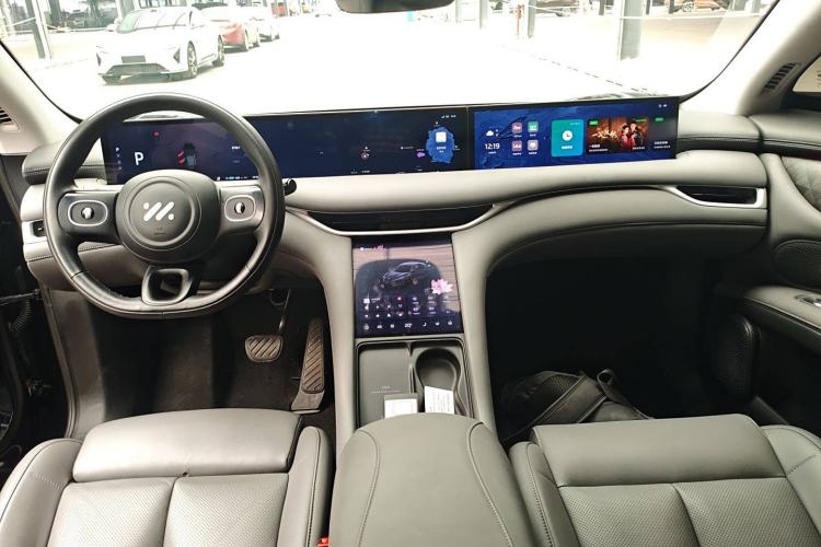 Used IM LS6 2023 Max Long-Range Version Interior 2
