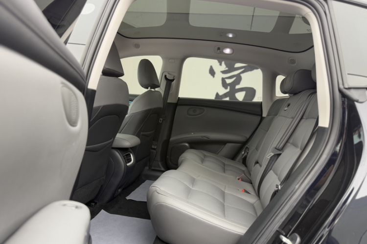 Used IM LS6 2023 Max Enhanced Performance Edition Interior 4