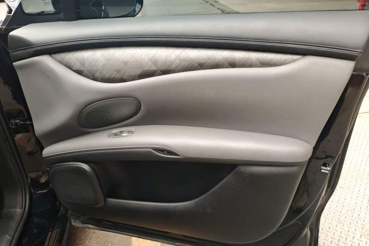 Used IM LS6 2023 Max Long-Range Version Interior 5