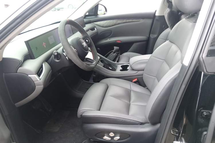 Used IM LS6 2023 Max Extended-Range Version Left Front Seat