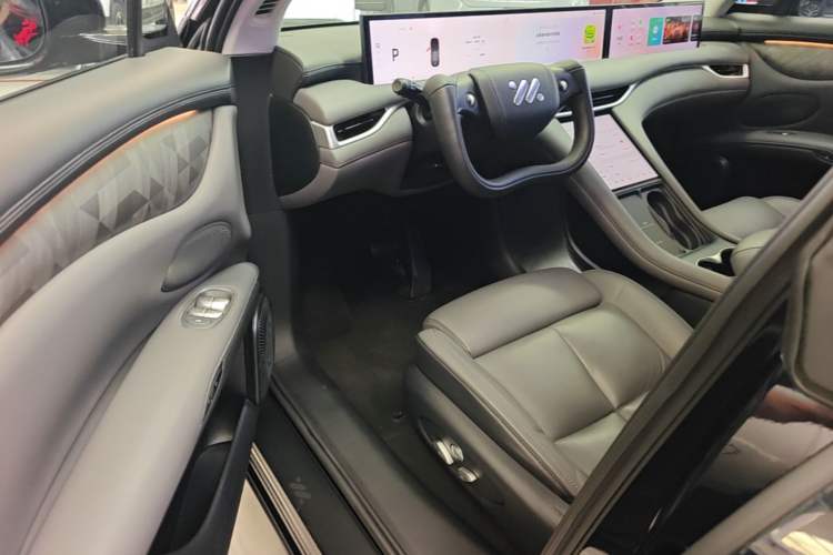 Used IM LS6 2023 Max Enhanced Performance Edition Left Front Seat