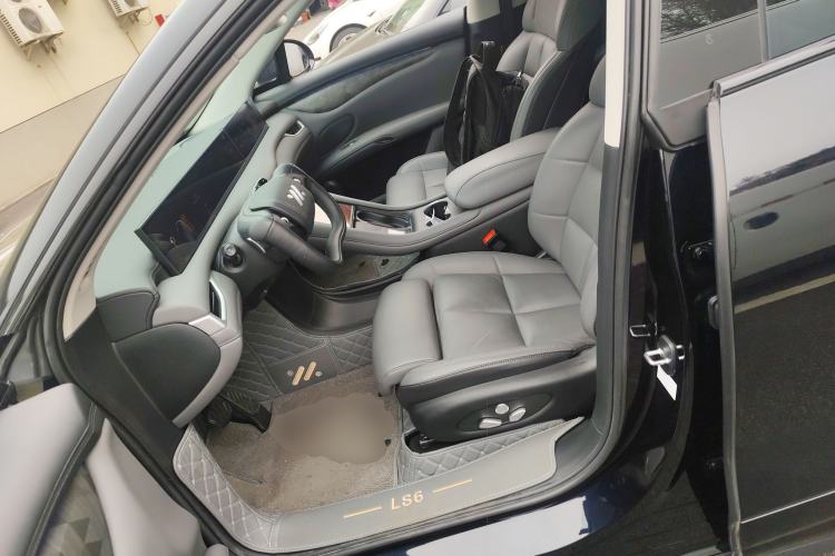 Used IM LS6 2023 Max Long-Range Version Left Front Seat