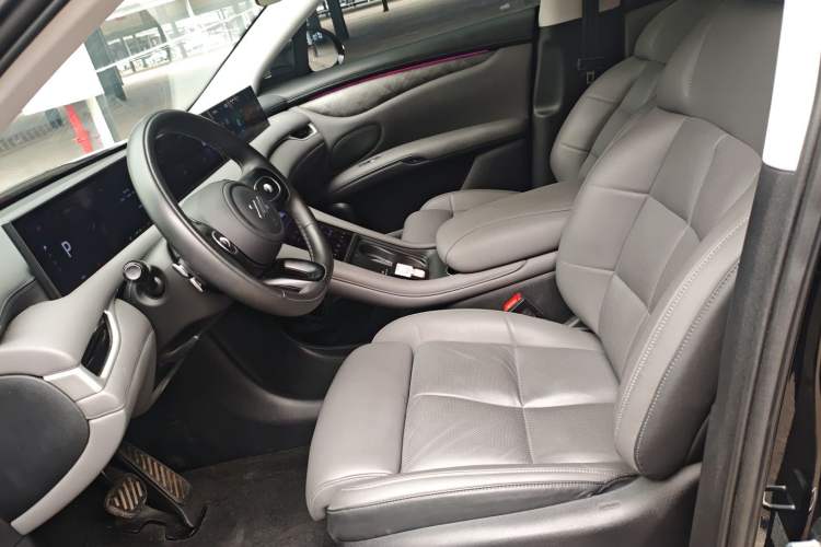 Used IM LS6 2023 Max Long-Range Version Left Front Seat