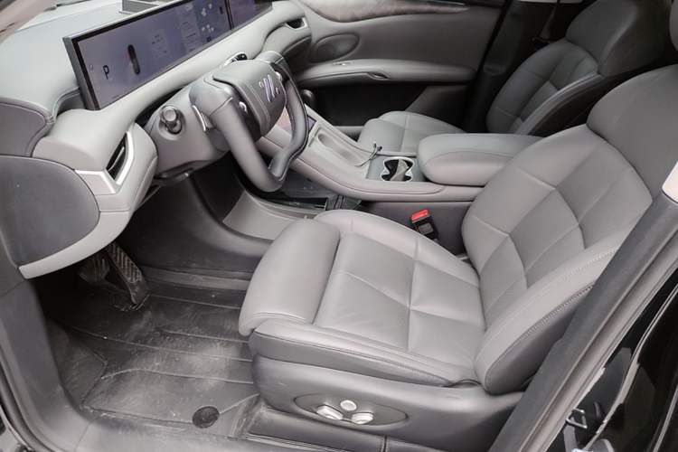 Used IM LS6 2023 Max Standard Edition Left Front Seat