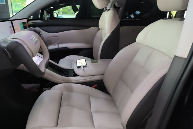 Used IM LS6 2023 Max Long-Range Version Left Front Seat