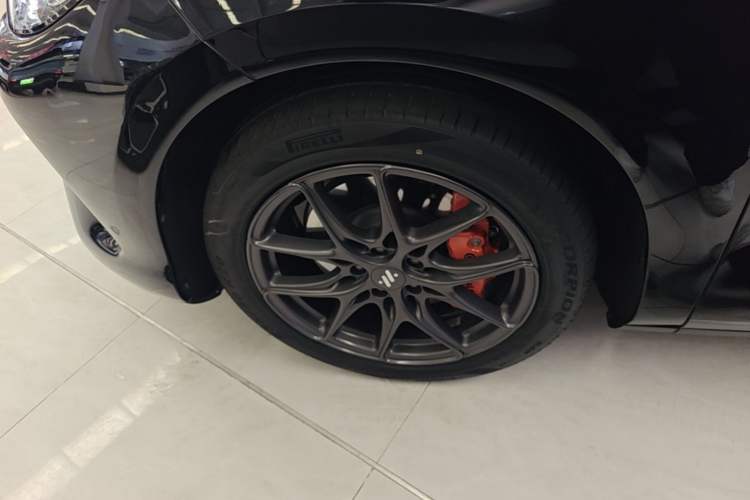 Used IM LS6 2023 Max Enhanced Performance Edition Left Front Wheel Hub