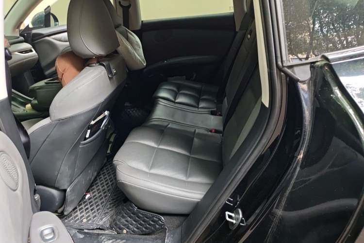 Used IM LS6 2023 Max Long-Range Version Left Rear Seat