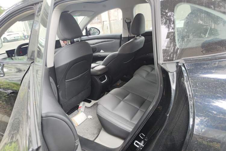 Used IM LS6 2023 Max Standard Edition Left Rear Seat
