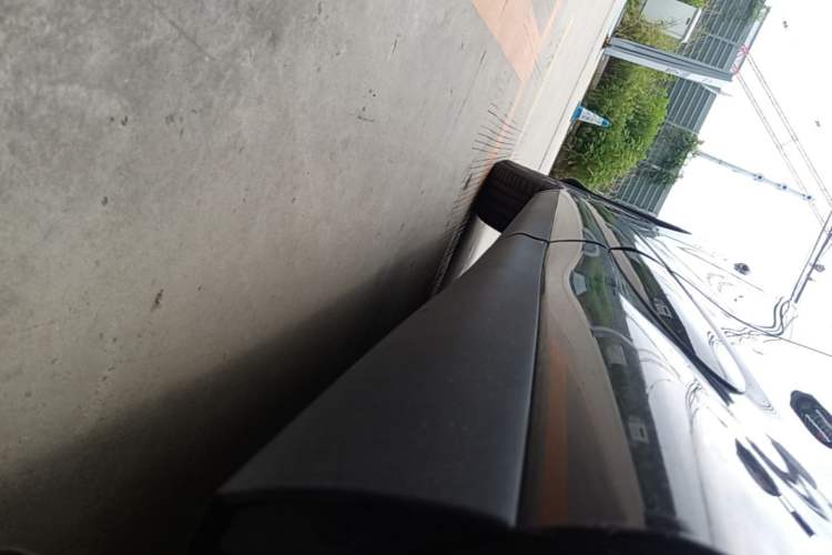 Used IM LS6 2023 Max Extended-Range Version Left Side Sill