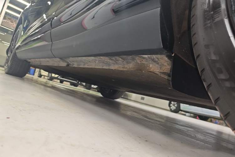 Used IM LS6 2023 Max Standard Edition Left Side Sill