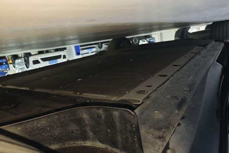 Used IM LS6 2023 Max Standard Edition Left Side Sill