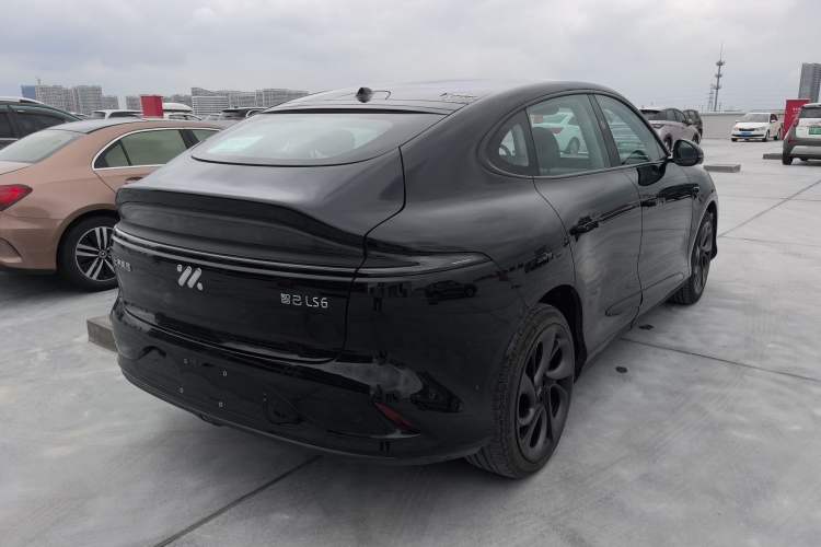 Used IM LS6 2023 Max Standard Edition Rear Right 45 Deg