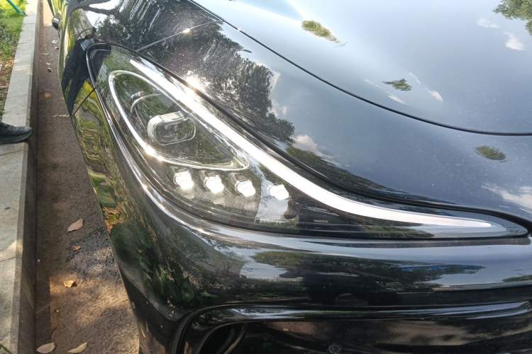 Used IM LS6 2023 Max Extended-Range Version Right Front Headlight