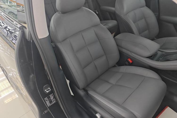 Used IM LS6 2023 Max Standard Edition Right Front Seat