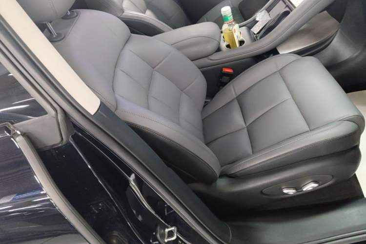 Used IM LS6 2023 Max Long-Range Version Right Front Seat
