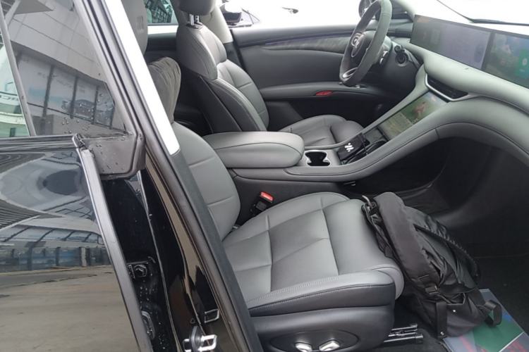Used IM LS6 2023 Max Extended-Range Version Right Front Seat
