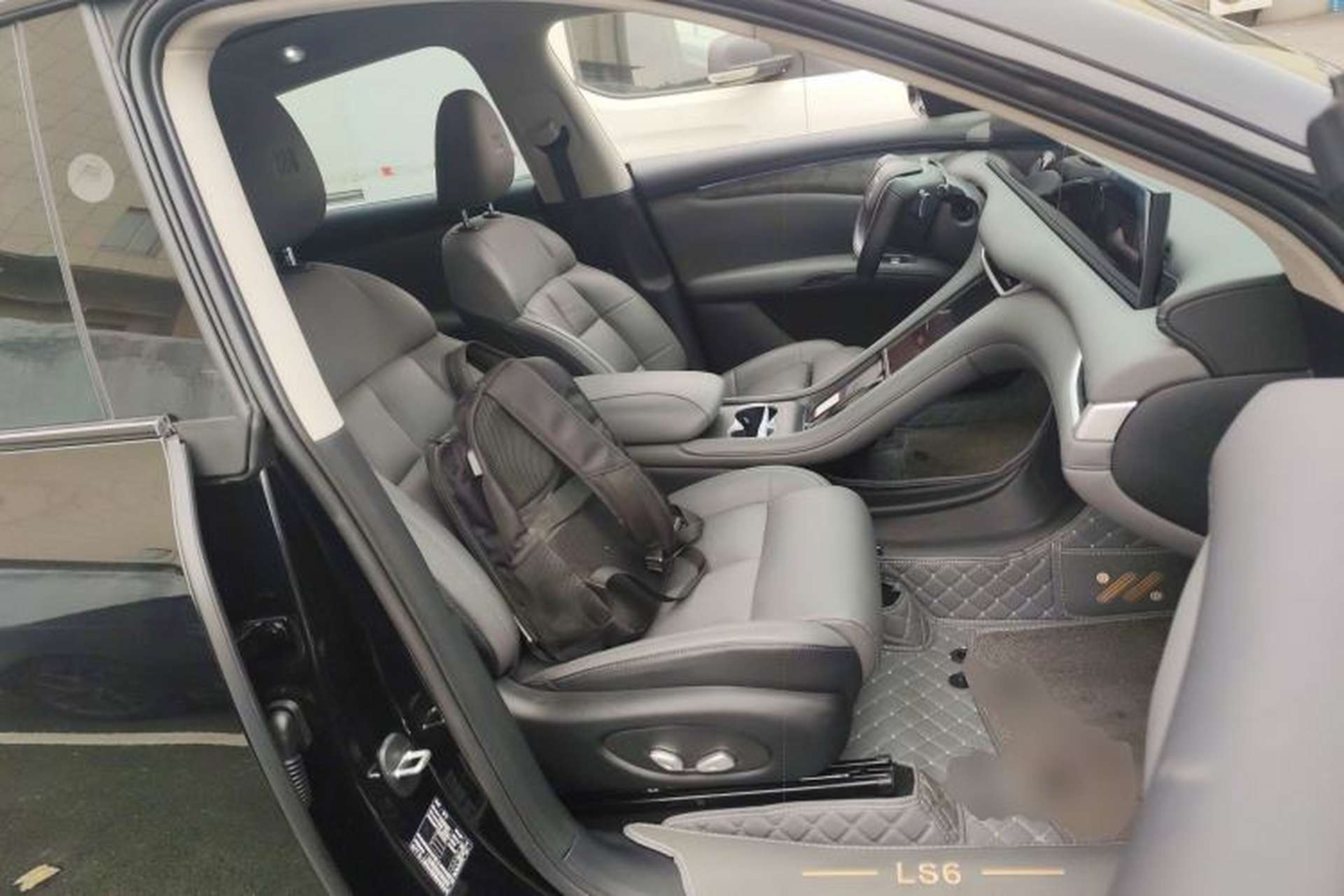 Used IM LS6 2023 Max Long-Range Version Right Front Seat