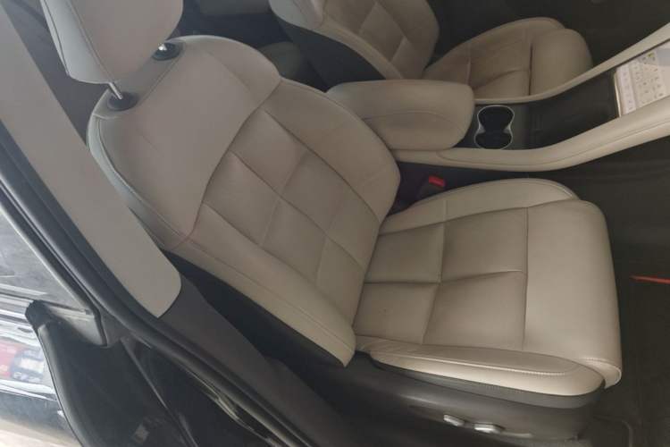 Used IM LS6 2023 Max Standard Edition Right Front Seat