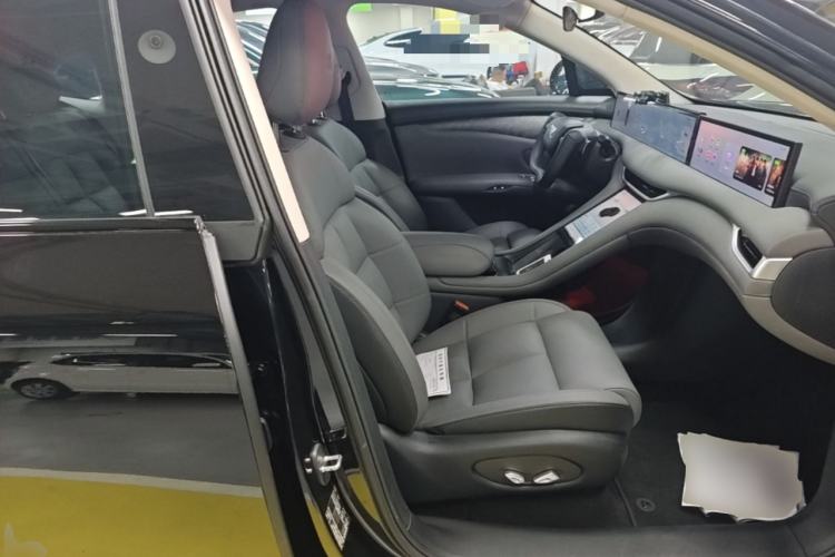 Used IM LS6 2023 Max Standard Edition Right Front Seat