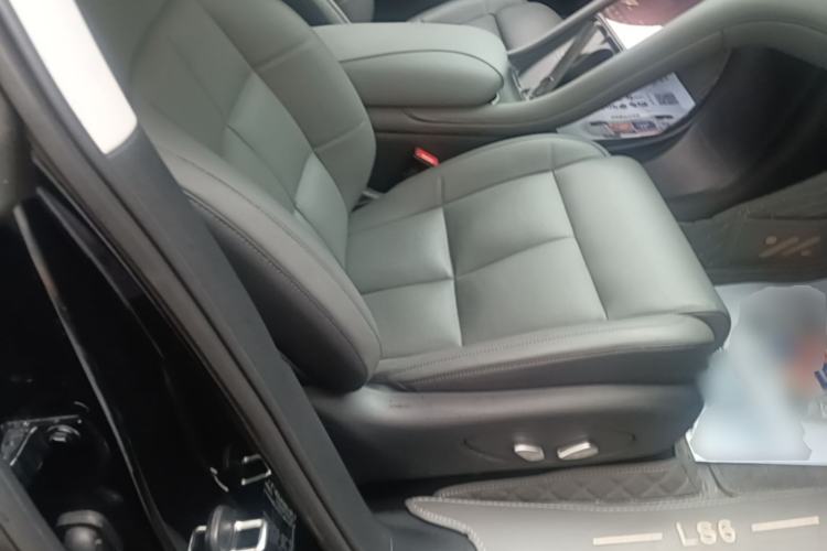 Used IM LS6 2023 Max Long-Range Version Right Front Seat