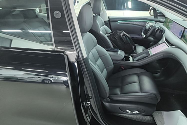 Used IM LS6 2023 Max Standard Edition Right Front Seat
