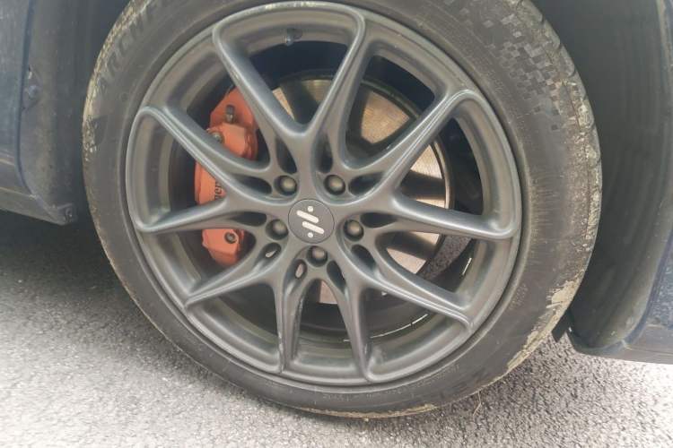 Used IM LS6 2023 Max Standard Edition Right Front Wheel Hub