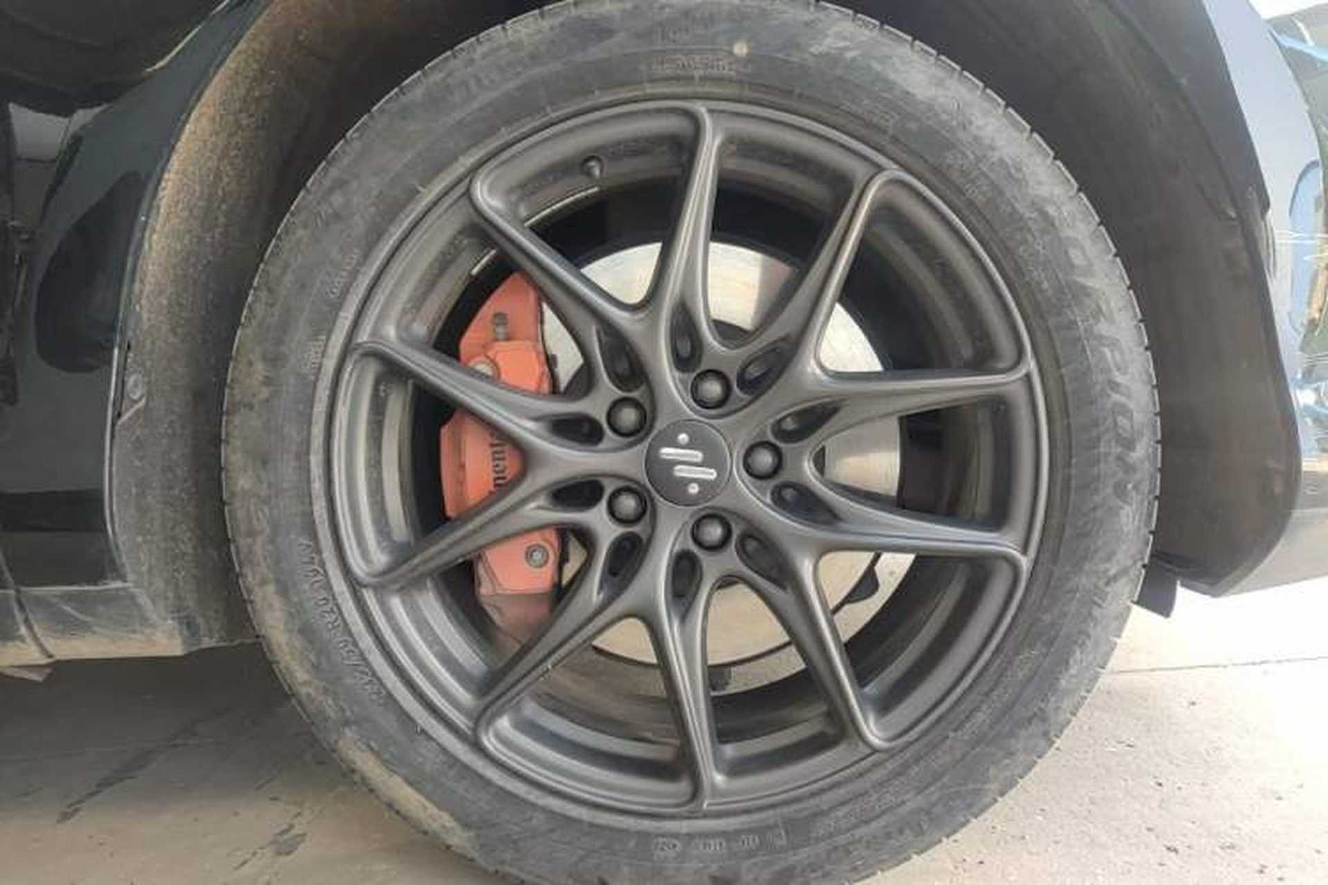 Used IM LS6 2023 Max Standard Edition Right Front Wheel Hub