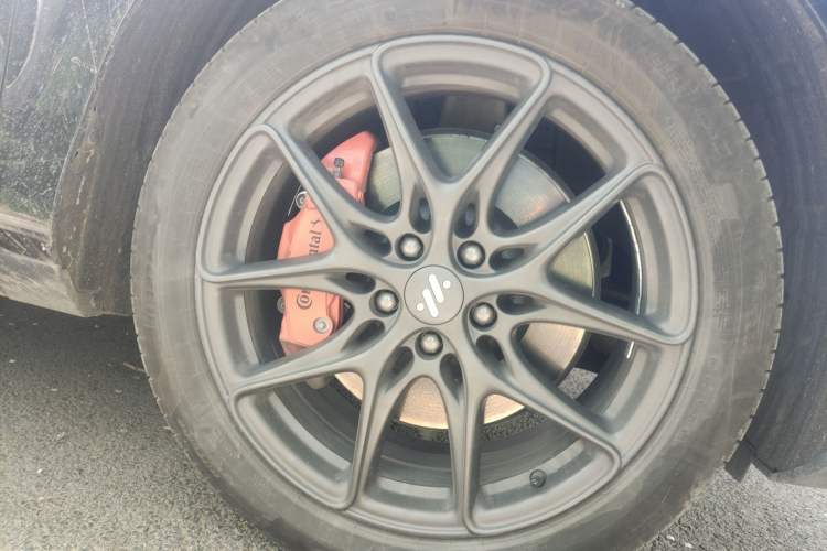 Used IM LS6 2023 Max Standard Edition Right Front Wheel Hub