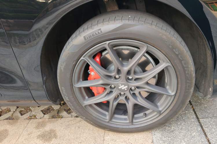 Used IM LS6 2023 Max Standard Edition Right Front Wheel Hub