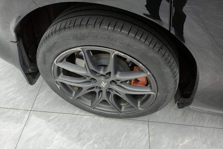 Used IM LS6 2023 Max Standard Edition Right Rear Wheel Hub