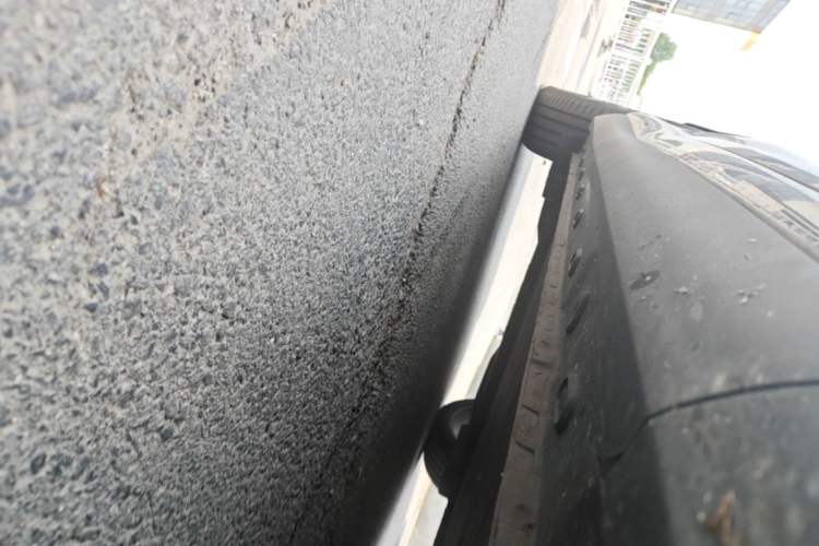 Used IM LS6 2023 Max Standard Edition Right Side Sill